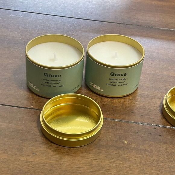 Room Essentials Grove Scented candles with notes of mandarin & basil 2 pack - Picture 3 of 5